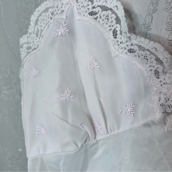 Elegant White Lace Trim Chemise Vintage 34 Med Medium great condition - Picture 2 of 6